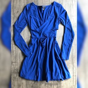 LONG SLEEVE CUTOUT DRESS